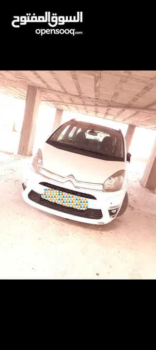 ستروين بيكاسو c4 2012. 7 ركاب