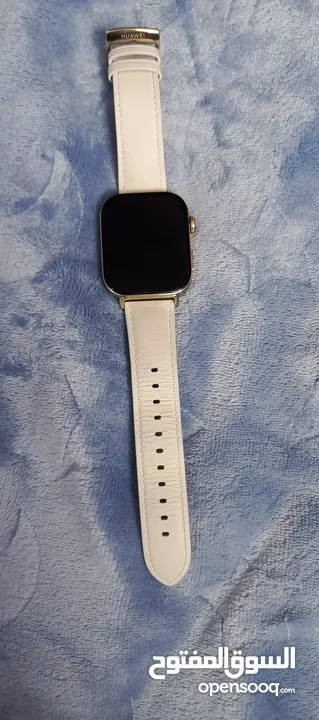 ساعة هواوي watch fit3 مستعمل بحالة الوكالة مع شاحنها والكرتونة