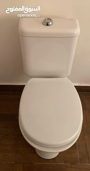 مراحيض عدد 2  وشطافه   ومغاسل عدد 2 وجاكوزي