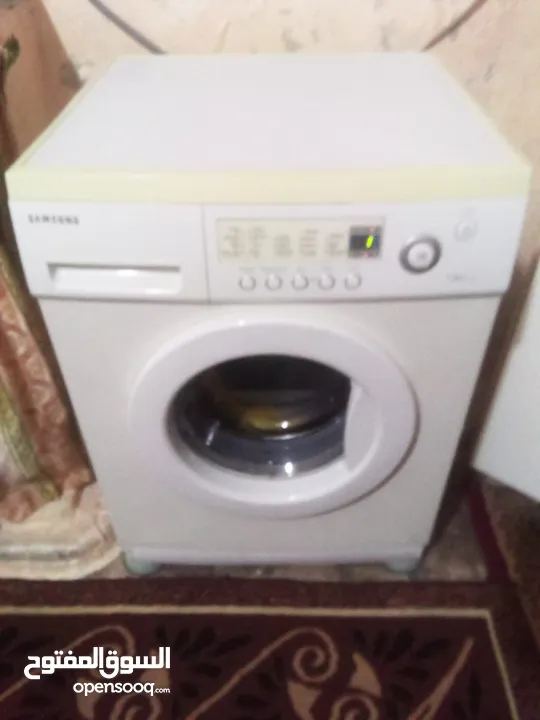 متاح غسالة سامسونج مستعملة بحالة ممتازة جدا للبيع اقرء الوصف