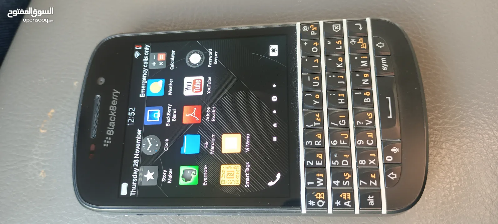 very beautiful condition blackberry q10 just in 13kd