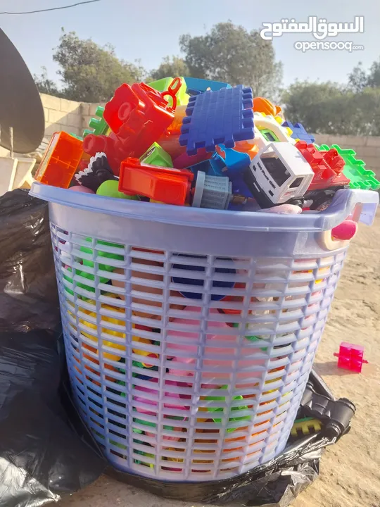 عشوائيات للبيع مع بعض بسعر رمزي