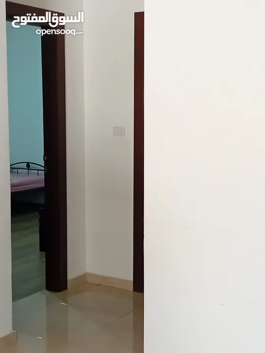 شقه ارضيه مع تراس مفروشه لايجار للعائلات فقد