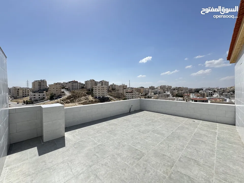 شقة فخمة طابق اخير + مع روف