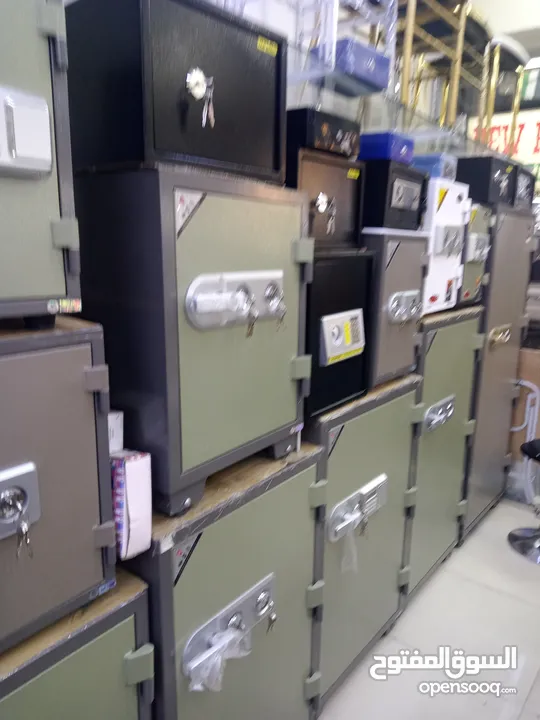 selling new safe locker