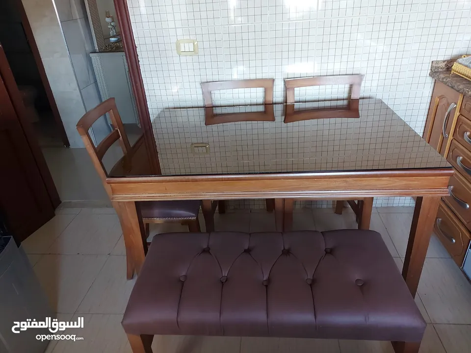 طاوله سفره زان بل كامل -استعمال 3 اشهر  فقط البيع بداعيه السفر
