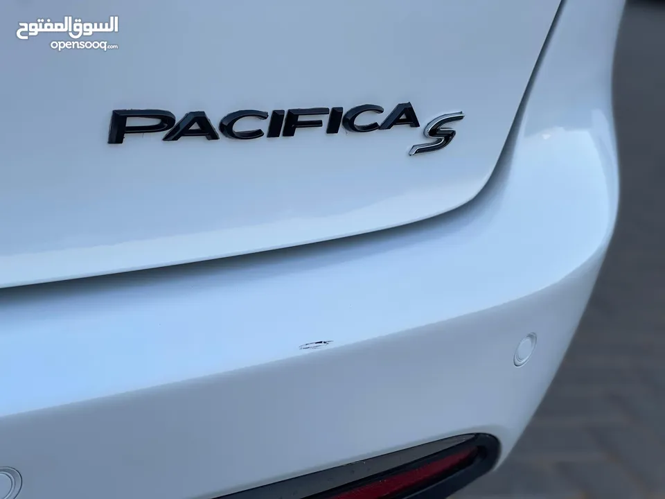 Pacifica Touring (S) / 7 Seats / 3.6L V6 / 2020/ Very Luxurious Car