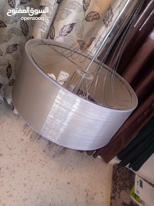 ثريات مستعمل بحاله ممتازه جدا