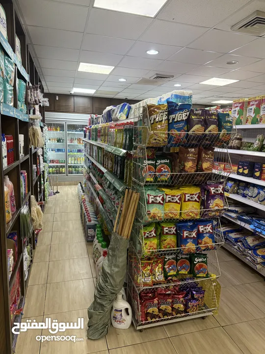 رفوف سوبر ماركت مستعملة بحالة ممتازة