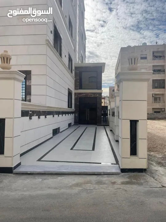 شقق فاخرة للبيع