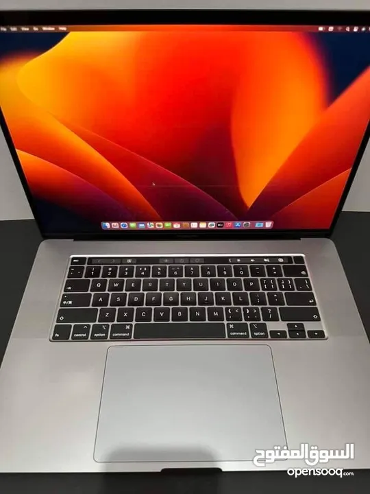 Macbook pro 2019 core i7 like new