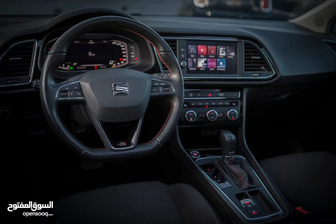 سعر مغري جداً !  Seat Leon FR إضافات كاملة ،سقف بانوراما ، أف ار