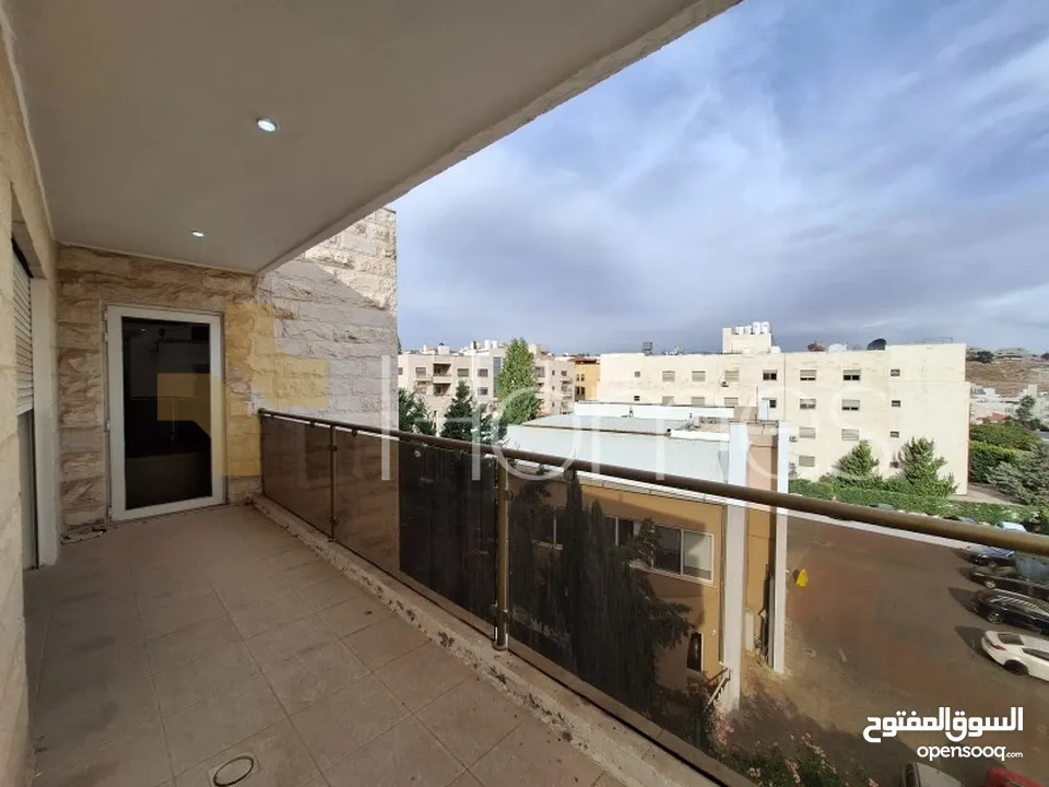 شقة طابق ثالث للايجار في دير غبار بمساحة بناء 280م