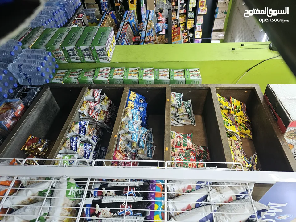 سوبر ماركت مع قهوة داخل كازية للبيع بكامل المعدات والبضاعة