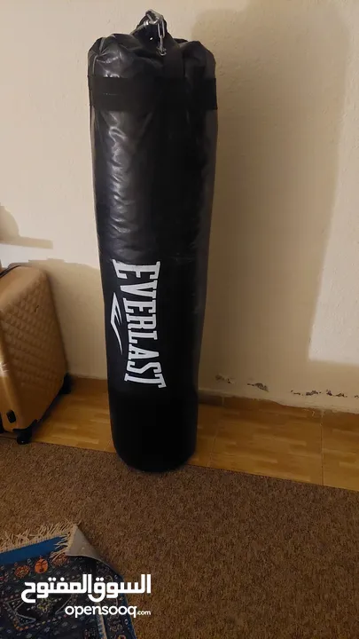 كيس ملاكمة طوله تقريبا 140cm