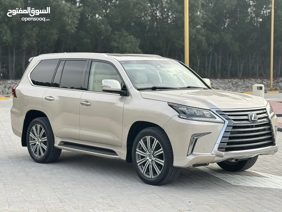 Lexus LX 570 model 2016, clean and at a good  price  لكزس ال اكس 570 موديل 2016 نظيف وسعر مناسب