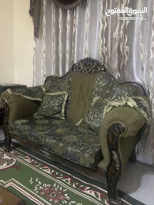 كنبيات مع طاولة تلفزيون بسعر ممتاز جدا وقابل للتفاوض