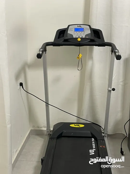 فرصة نادرة! جهاز مشي احترافي VO2 Space بحالة الوكالة (كالجديد تماماً) قابل للطي