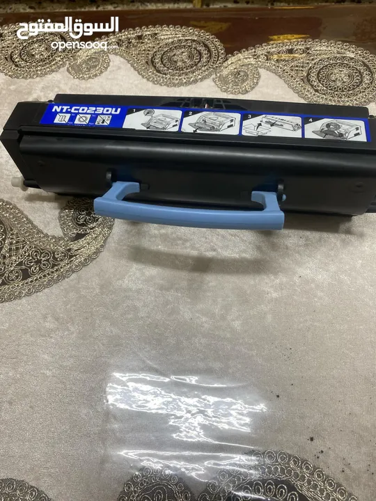 طابعة lexmark الاصلية اسراءيلة مش ملونة يوجد معها شاحن شغالة حبرها رخيص بالاسواق ممتازة للمکاتب