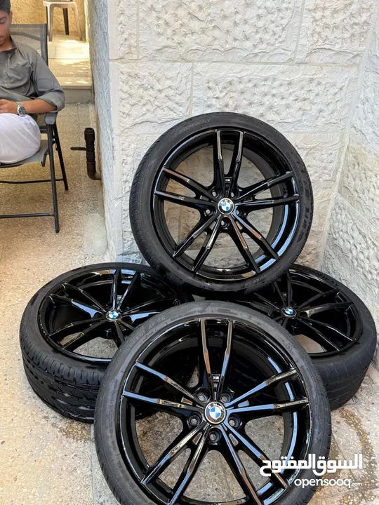 جنوط 19 انش لل بي ام دبليو وكاله  اصليات من الشركه مع كواشيكهم  للبيع  بسعر طري bmw
