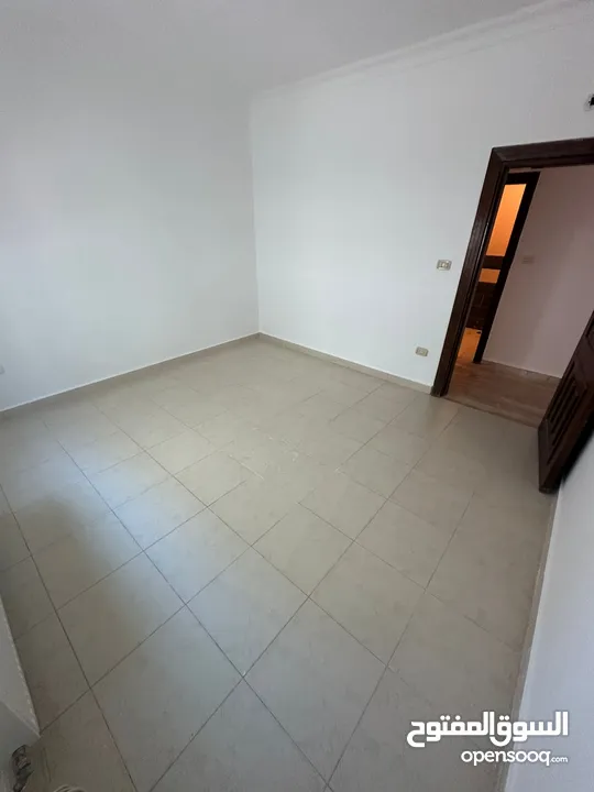 الجبيهة+ حي المنصور شقه فارغه للايجار ـ  150 متر ـ 3 نوم باجره 350 دينار