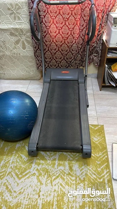 HOME GYM EQUIPMENT - SLIMMING MACHINE AND TREAD MILL