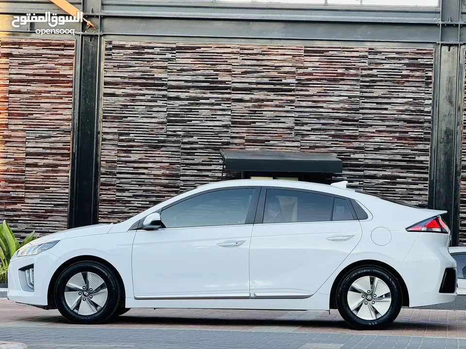 Hyundai IONIQ HYBRID  كفالة على البطارية لغاية 2029 من الوكالة عداد قليل اصلي ،بحالة الوكالة !