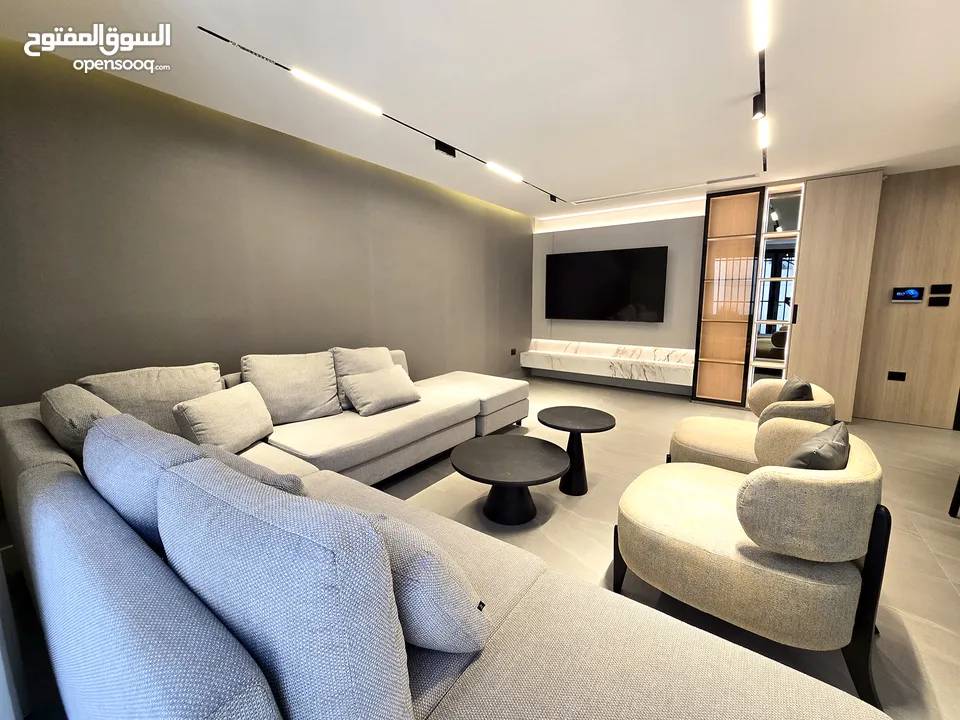 ارقى مناطق ام اذينة شقة مفروشة فخمة مع حديقة واسعة وكراج خاص LUXURY APARTMENT