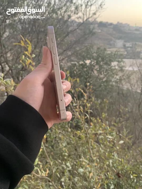 ايفون 13 ميني 128 جيجا مغير بطارية ومغير مجموعة اللوحة المنطقية اصلية يوجد خدوش بسيطة بطارية 91٪