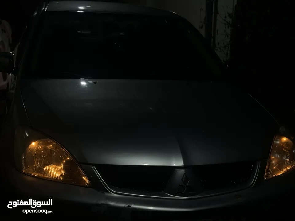 ميتسوبيشي 2011Glx