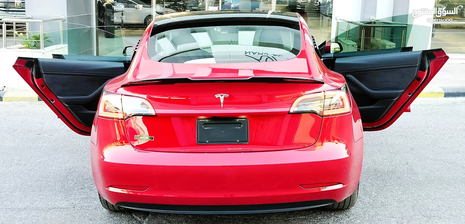تيسلا 2023 model 3 فحص كامل 4 جــيــد ممشى قليل 18 الف بحالة الوكالة لون مميز بسعر لقطة ومحروووق