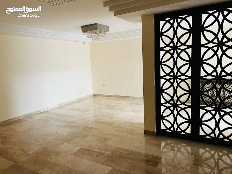 شقة أرضية للبيع في ضاحية النخيل - ref: 14613