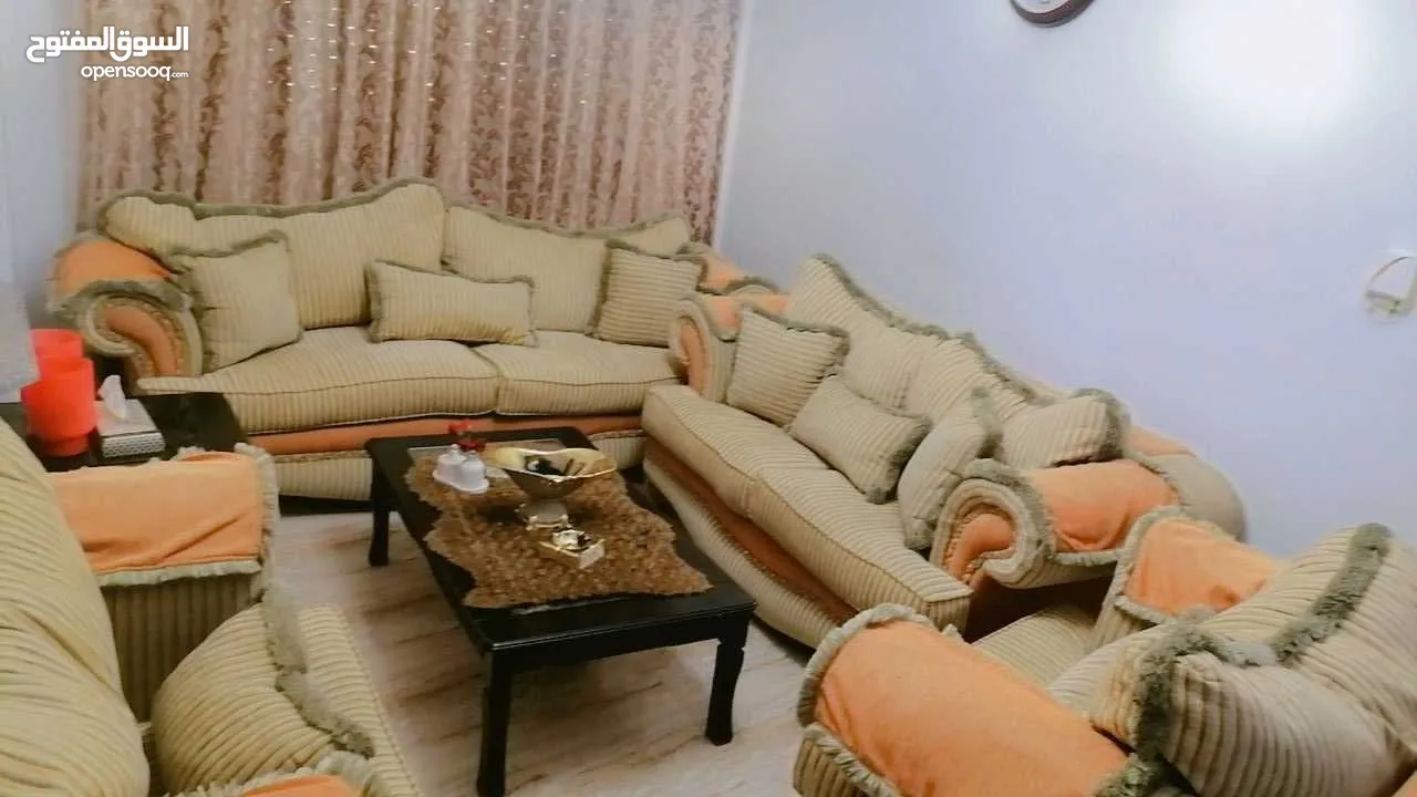 طقم كنب ظهر متحرك ومقعد متحرك