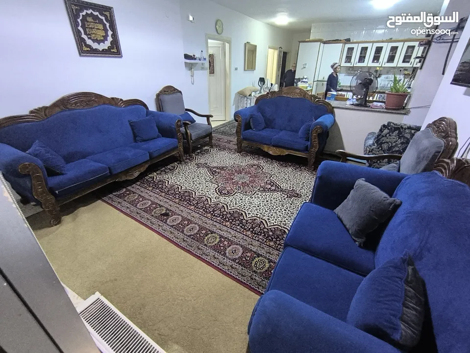 كنب خشب زان حفر شبه جديد للبيع