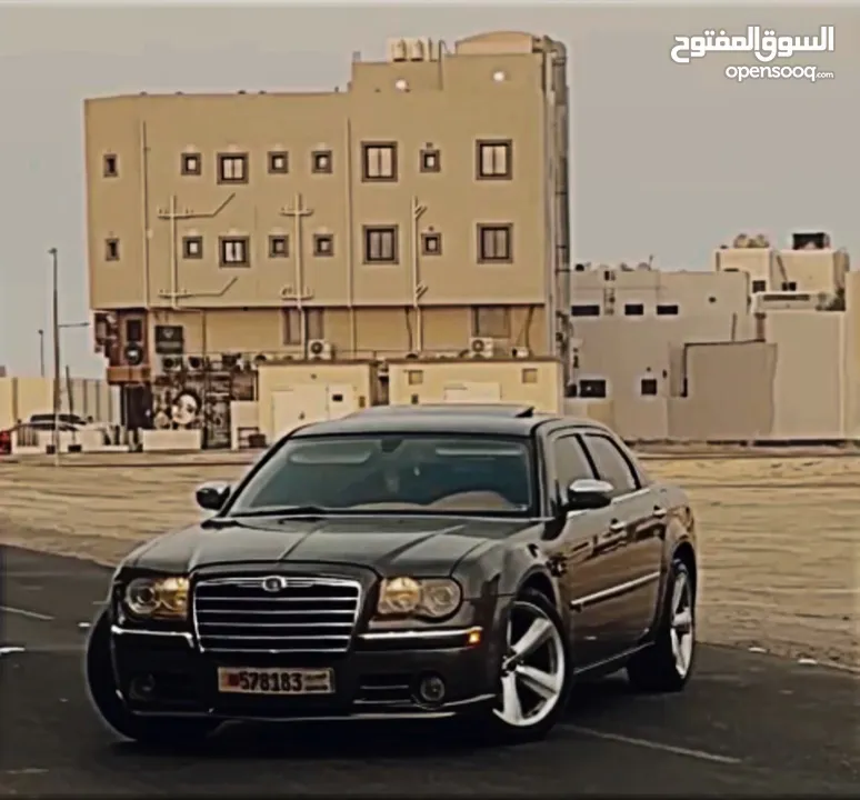 للبيع كرايسلر نظيف V8