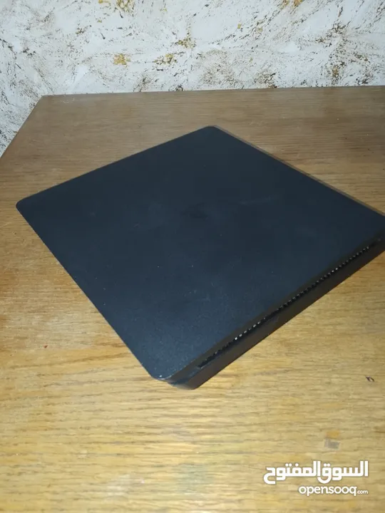 PS4 SLIM بلايستيشن فور سليم للبيع او 22/10/2025البدل على ايفون مع كفاله ل