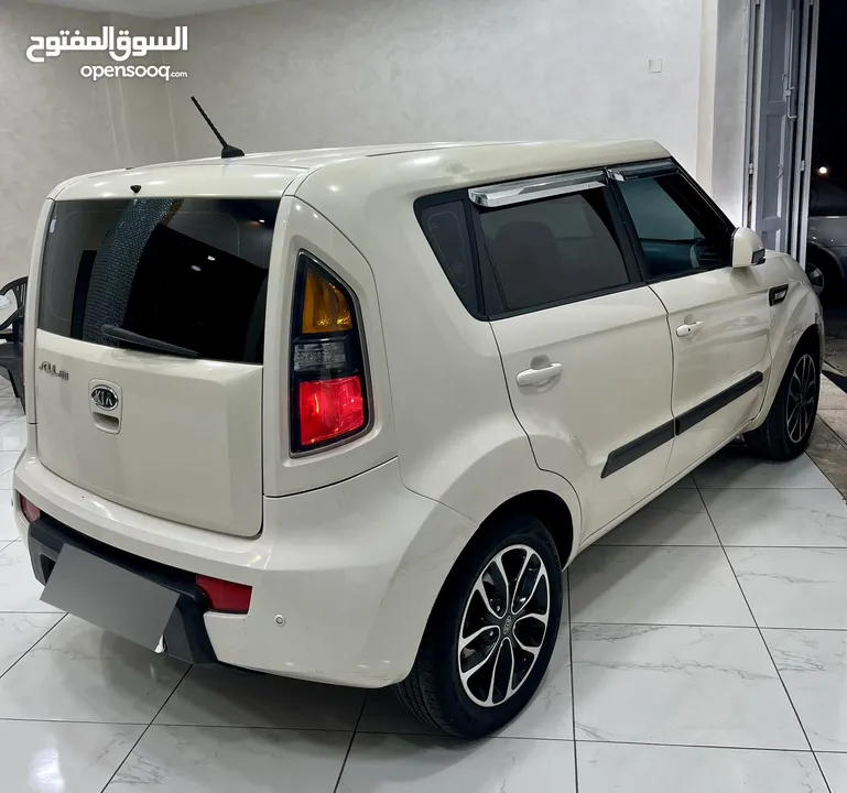 بسعر حررق كيا سول 2011  نخبب فلل ترخيص وتامين لمدة 8 شهوررر
