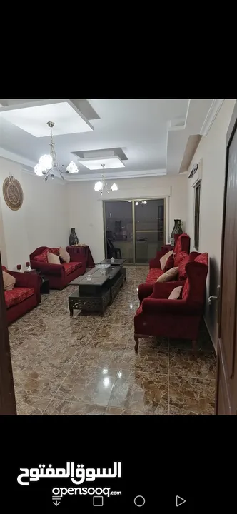 شقه سوبر ديلوكس للبيع مساحه 150 متر مربع لا تحتاج اي صيانه المنطقه هادئه جدا وكل الغرف مهويه جيدا ..