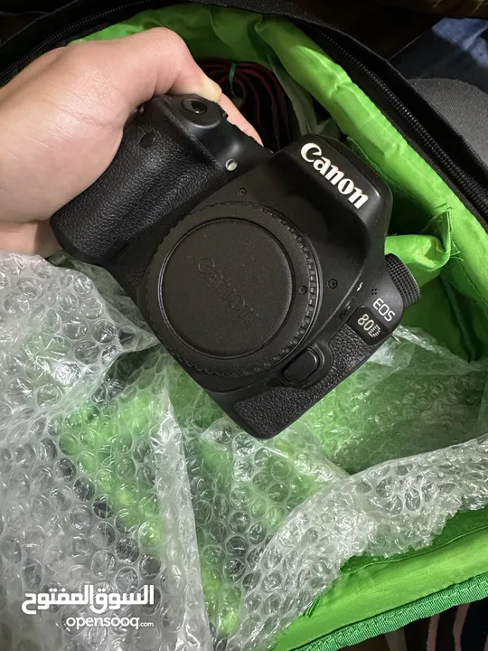 كاميرا كانون 80d  camera canon 80d مع عدسات 85/50 1.8 وبطارية اضافية.  للبيع الاستخدام قليل جدا