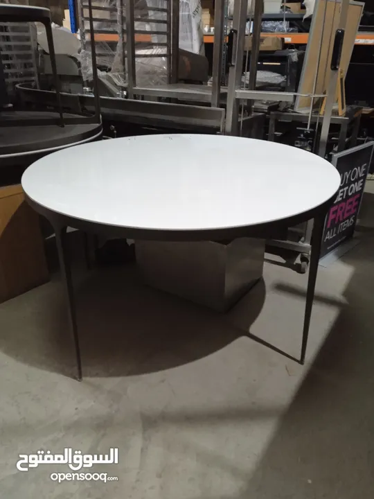 Round white colour table