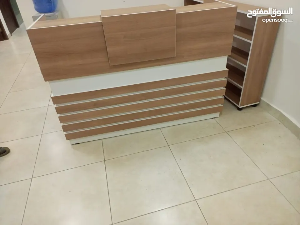 كاونتر استقبال 160سم عمق 60سم مع ادراج معلقه إمكانية اختيار اللون والقياس والتوصيل مجاني خلال يومين