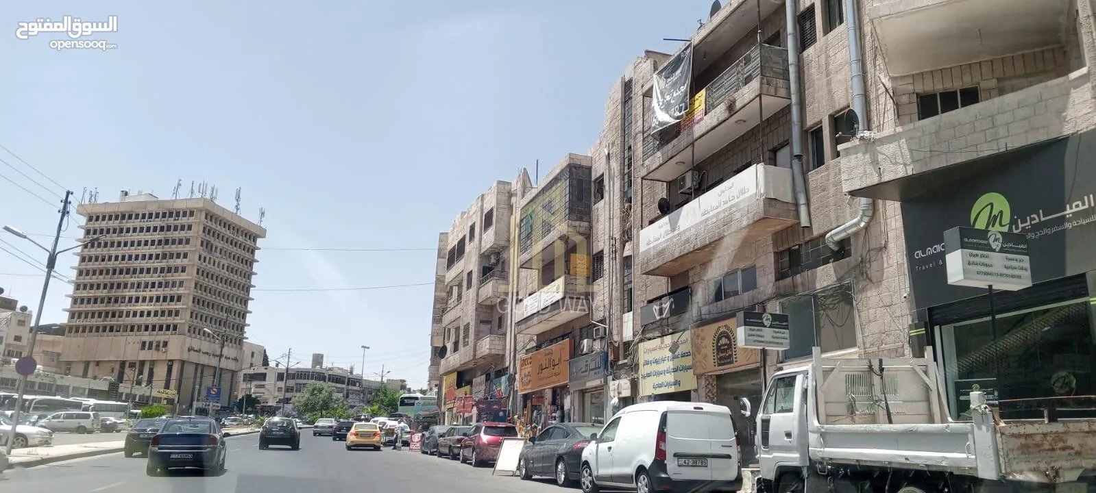 مجمع تجاري للبيع مكون من 6معارض تجاريةو اربع مكاتب في أقوى مناطق العبدلي من المالك مباشرة بدخل 10%