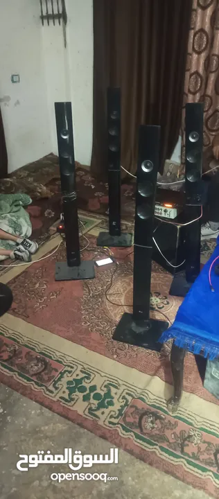 مسرح منزلي للبيع صوت بصلاه على النبي معو جهاز بيكو ومنظم صوت واربع سمعات النوع LGالسعر 75