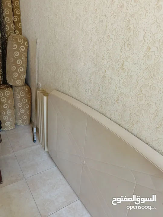 طاولة سفرة بلاستيك
