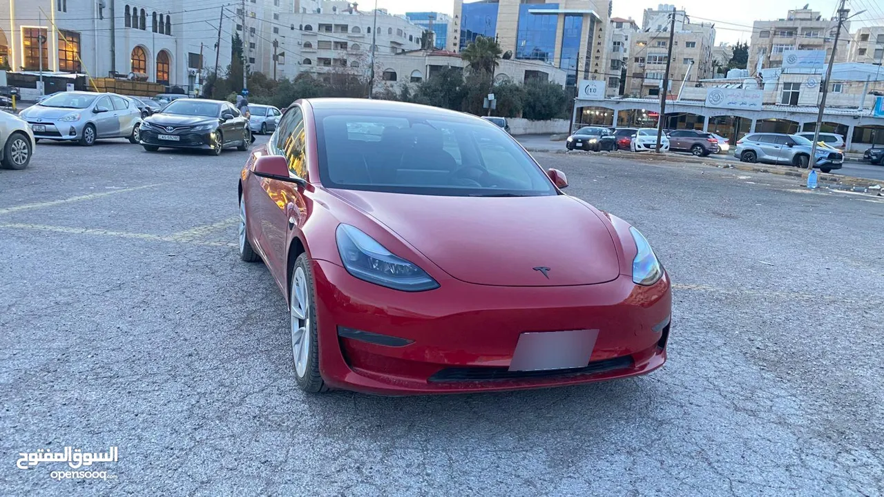 Tesla model 3 2022 standard plus/7 جيد / اتوسكور A/ عداد قليل كاش وبالاقساط