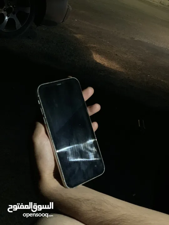 ايفون 11  128gb بحالة جيدة جدا