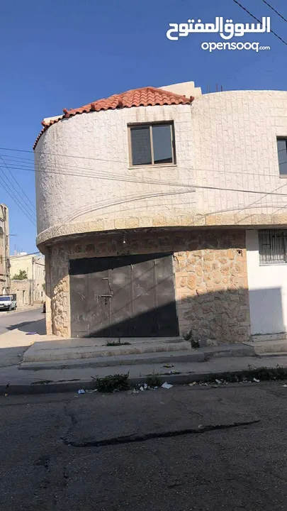 بيت طابقين مستقل