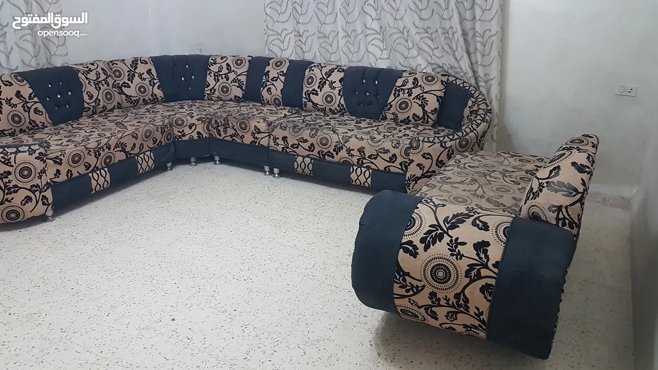 كورنر مرتبة تسع مقاعد لون بني غامق وبيج