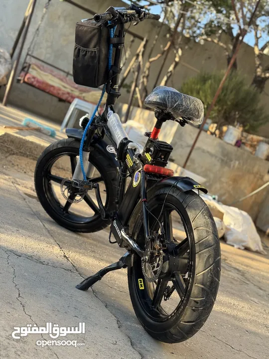 بسكليت كهرباء عريض