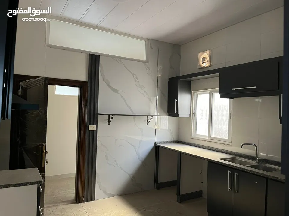 شقة للبيع طابق اول